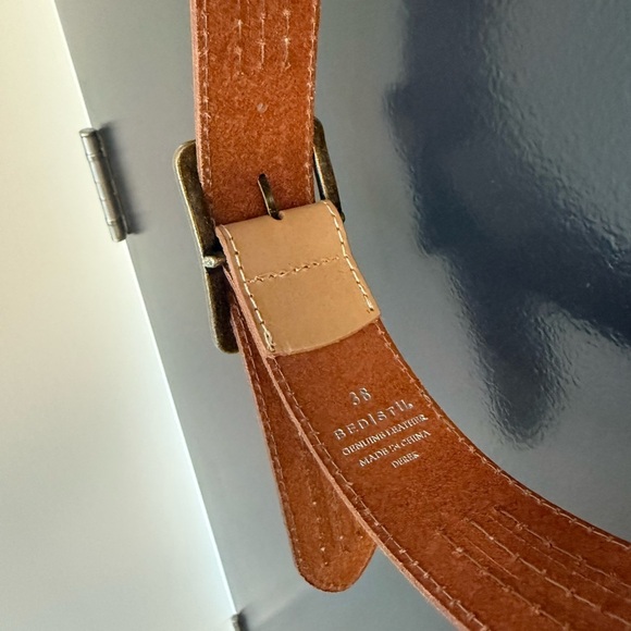 Bed Stu NWT size 38 it’s unisex Tan Leather Belt with Brass Buckle - Picture 3 of 14
